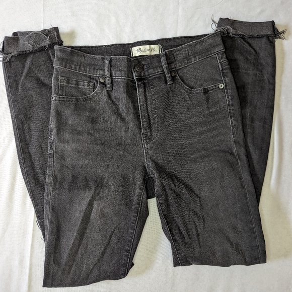 Madewell 9" High Rise Black Raw Rolled Hem Jeans Size 25T Distressed - Picture 1 of 9